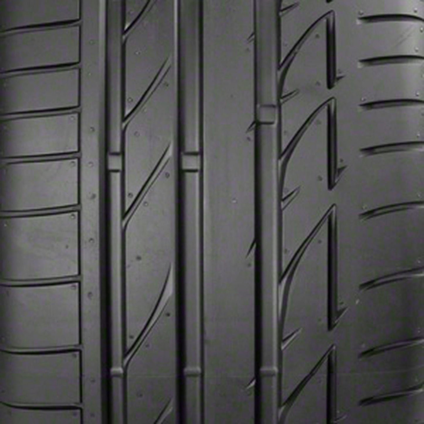Summer 215/45R20 95W XL passenger tires
